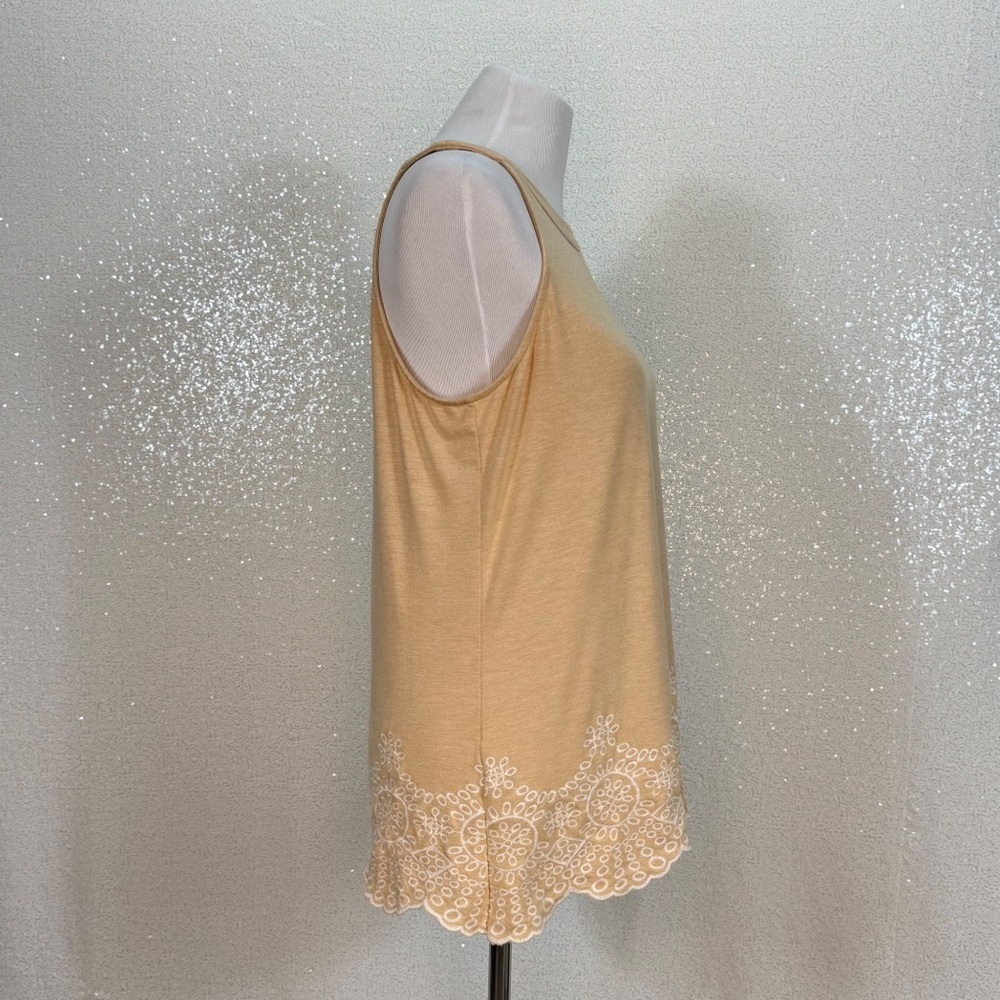 Adrianna Papell Tan Sleeveless Tunic Top Embroidered Scallop Hem Keyhole Back M - Picture 7 of 12
